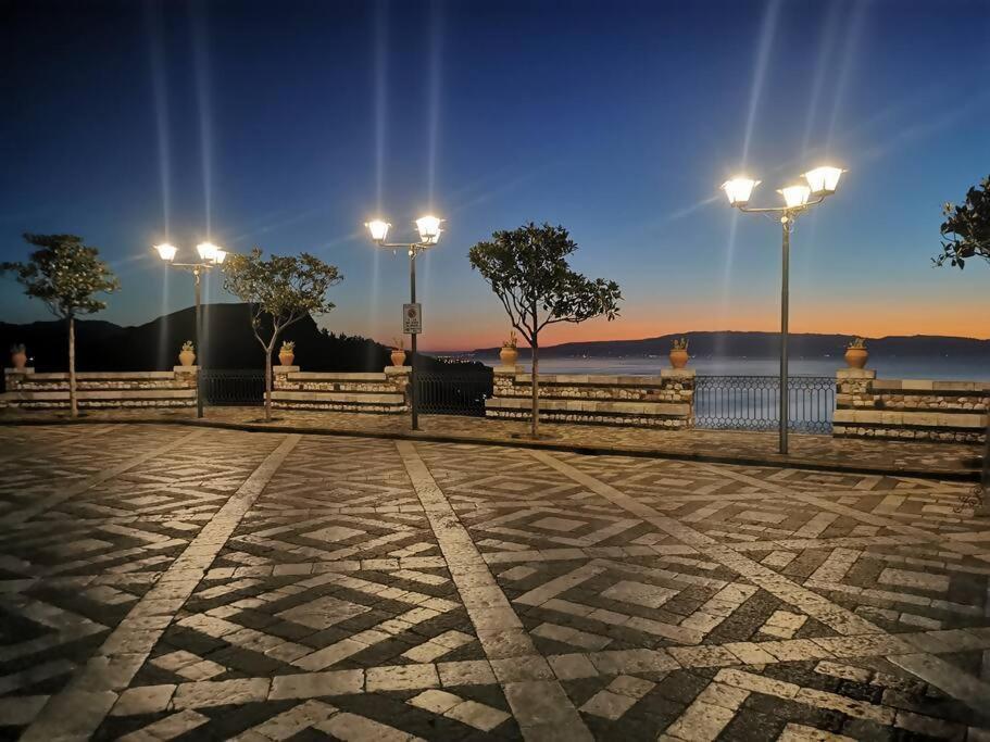 Borgo San Giorgio Apartment คาสเตลโมลา ภายนอก รูปภาพ